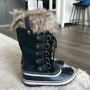 SOREL - Joan of Arc Boots - Black/Quarry - Size 9.5 Usa